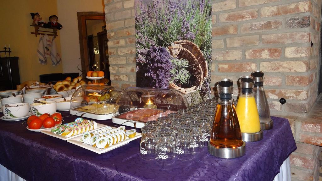 Logis L'Auberge Gutshof Бишофсверда Экстерьер фото