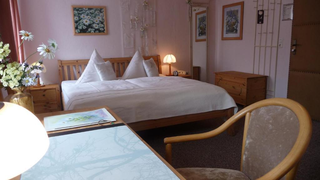 Logis L'Auberge Gutshof Бишофсверда Номер фото