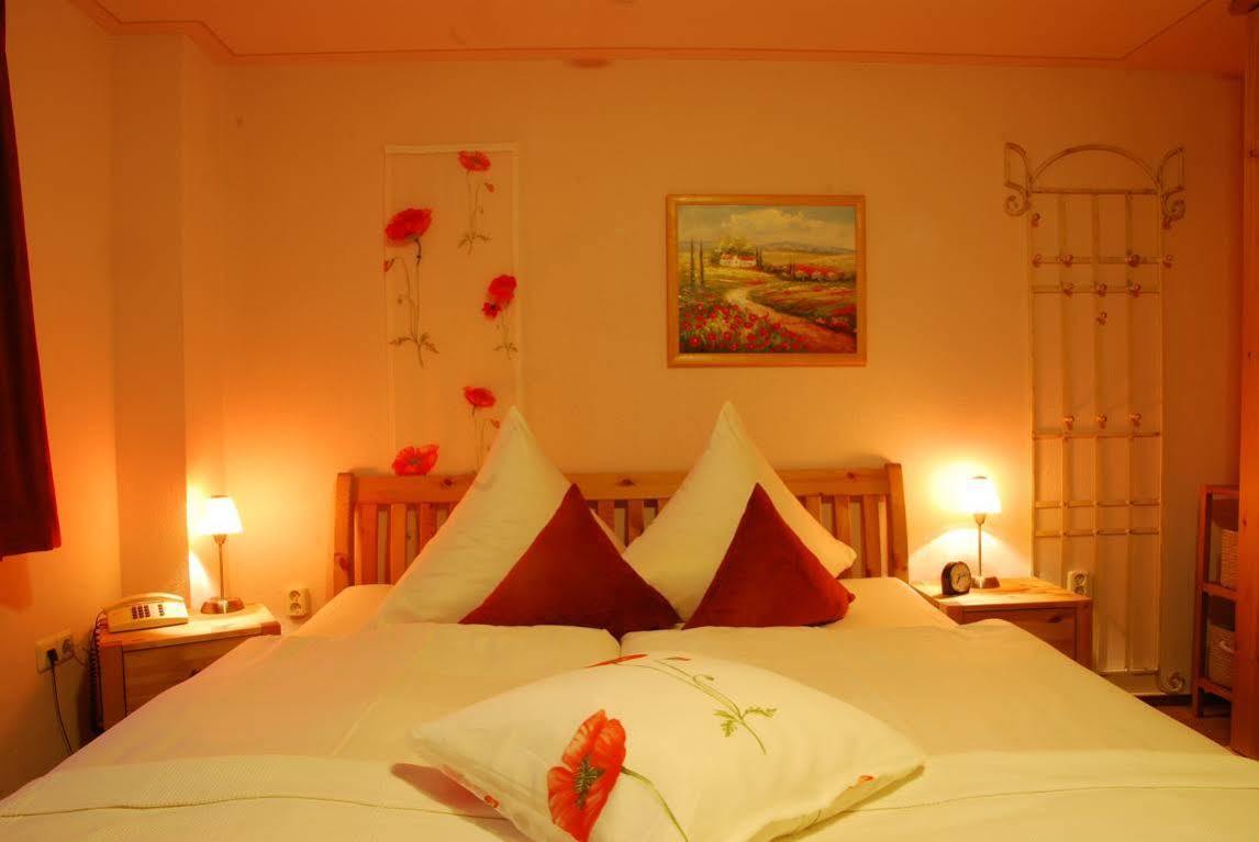 Logis L'Auberge Gutshof Бишофсверда Экстерьер фото