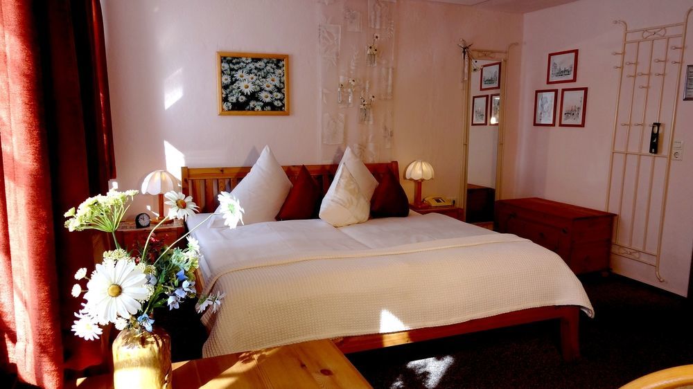 Logis L'Auberge Gutshof Бишофсверда Экстерьер фото